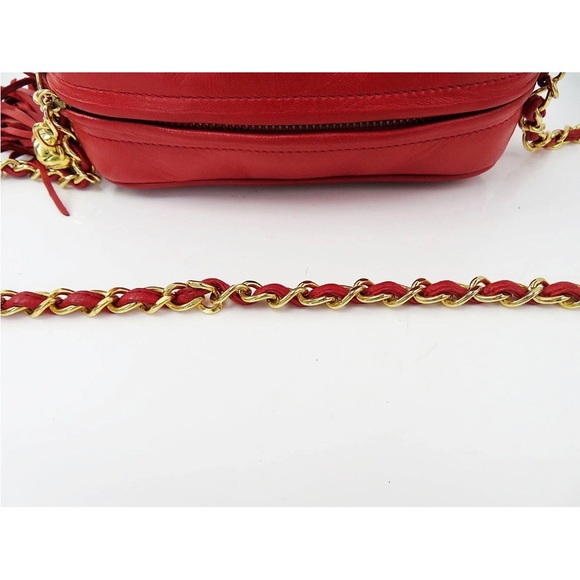 CHANEL Red Quilted Crossbody Bag with Gold Chain - Picture 9 of 15